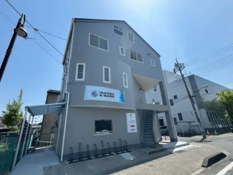 株式会社 生涯現役計画 ロゴ